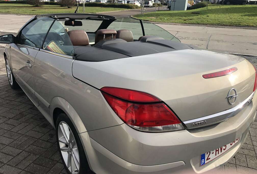 Opel TwinTop 1.9 CDTi cabriolet prête à immatriculer