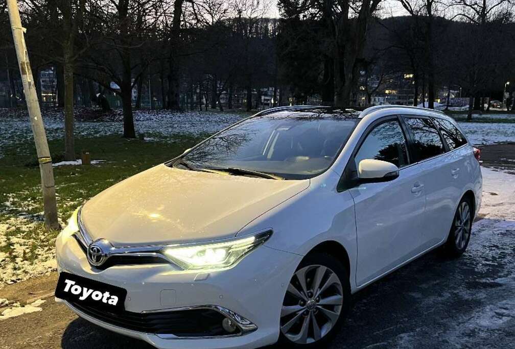 Toyota SW 1.2 Turbo Lounge