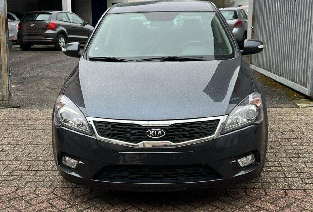 Kia Cee\'d 1.6 CRDi 35000 km 12 mois de garantie