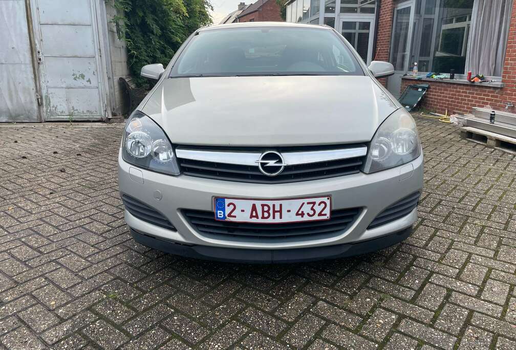 Opel Astra GTC 1.3 CDTI DPF Edition