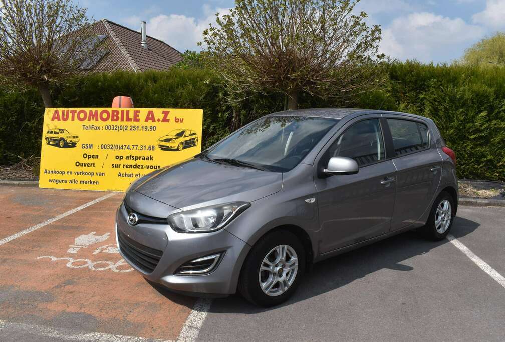 Hyundai 1.4i Lounge Autom / Airco ***12M GARANTIE***