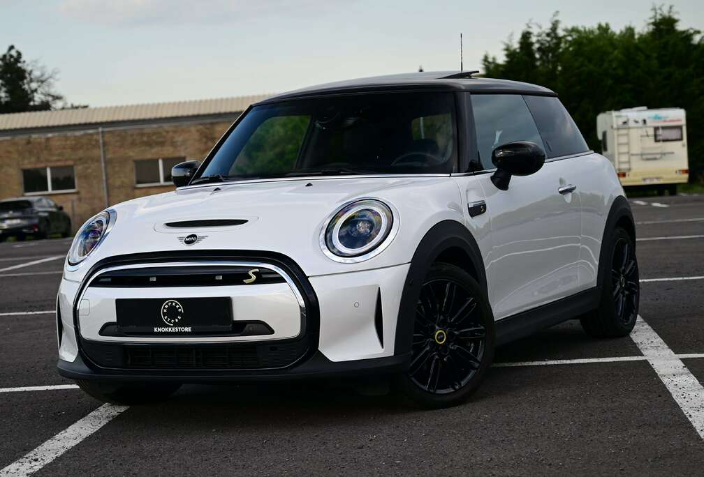 MINI AUT / LEATHER / SUNROOF / NAVI PRO / YOURS / FULL