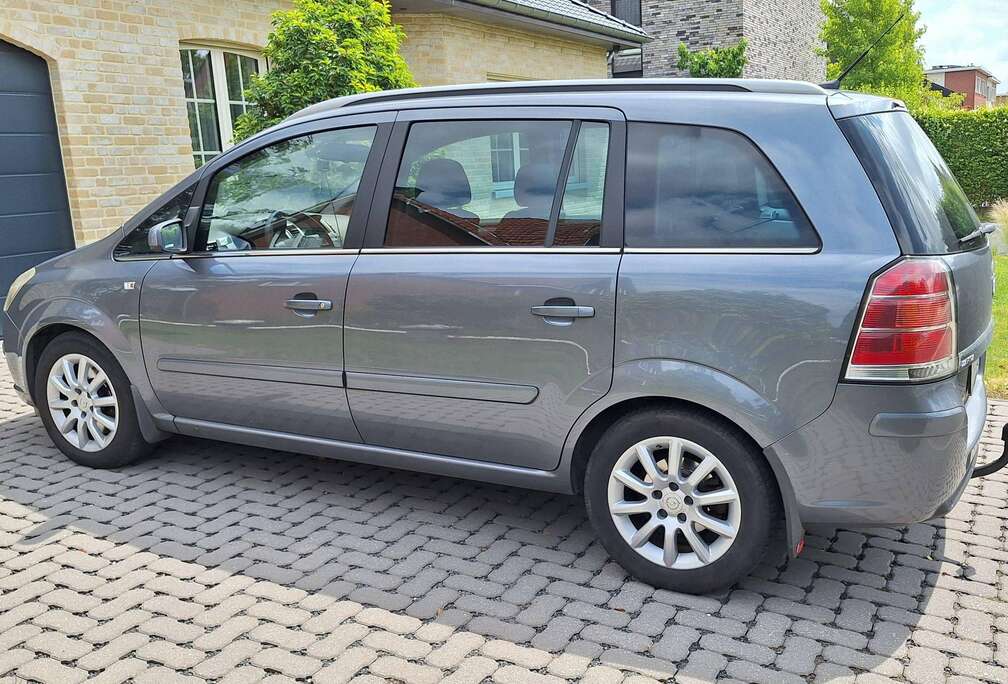 Opel Zafira 1.9 DT CDTi Cosmo FAP