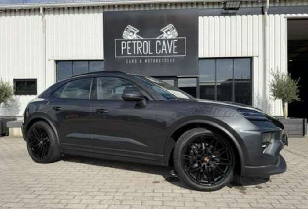Porsche e-Macan 4 - 22\'\' RS velgen - pano - Adaptive cruise control - comfortzetels