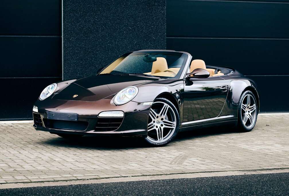 Porsche 911 Carrera 4 Cabriolet PDK