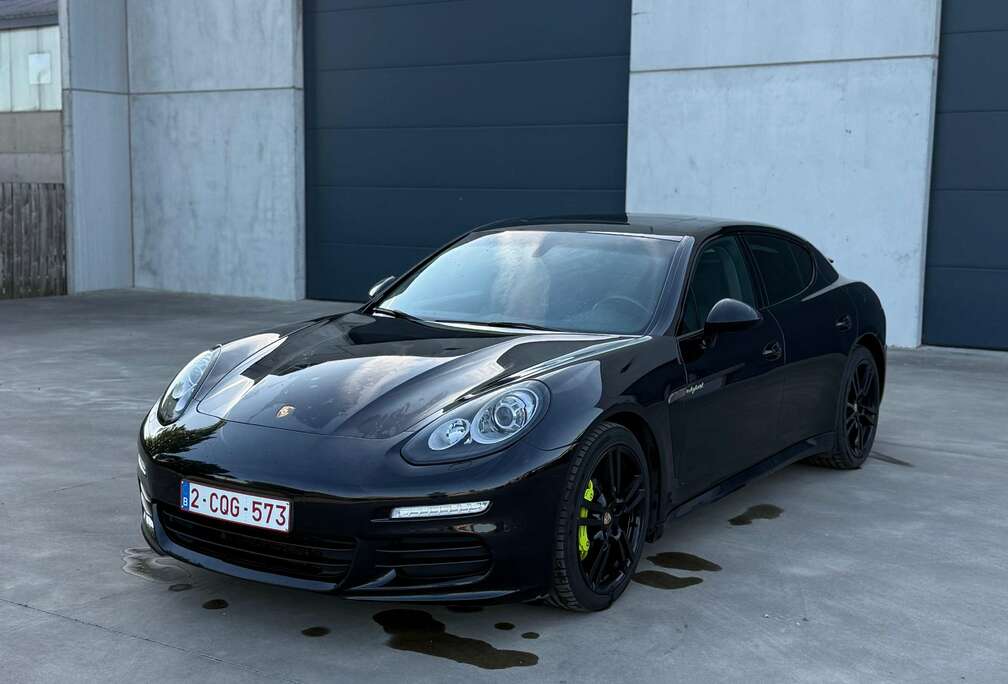 Porsche S E-Hybrid
