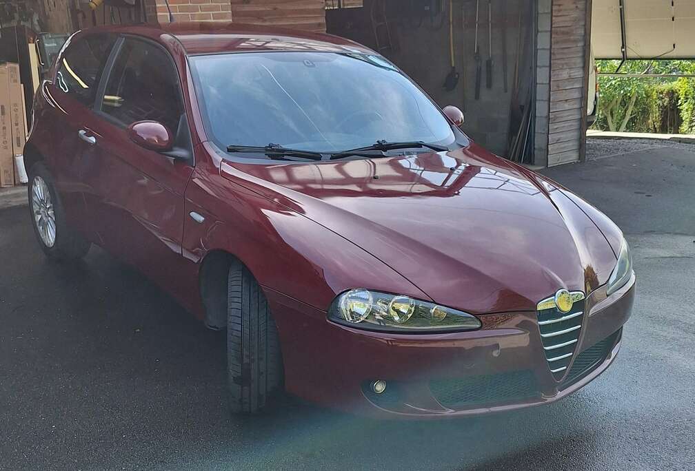 Alfa Romeo 147 1.9 JTD Distinctive