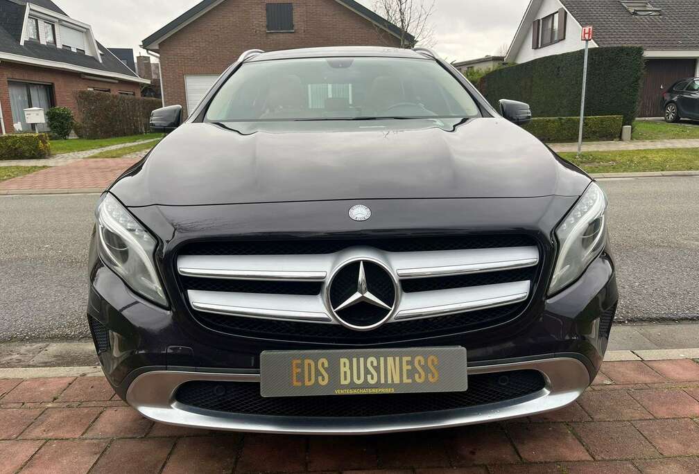Mercedes-Benz GLA 200 / FULL - PANO- SIEGES CHAUFFANTS - ...