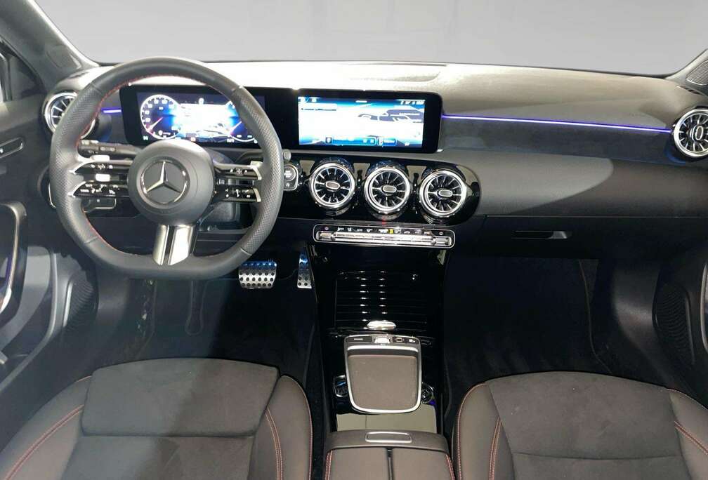 Mercedes-Benz 1.3 hatchback AMG EDITION