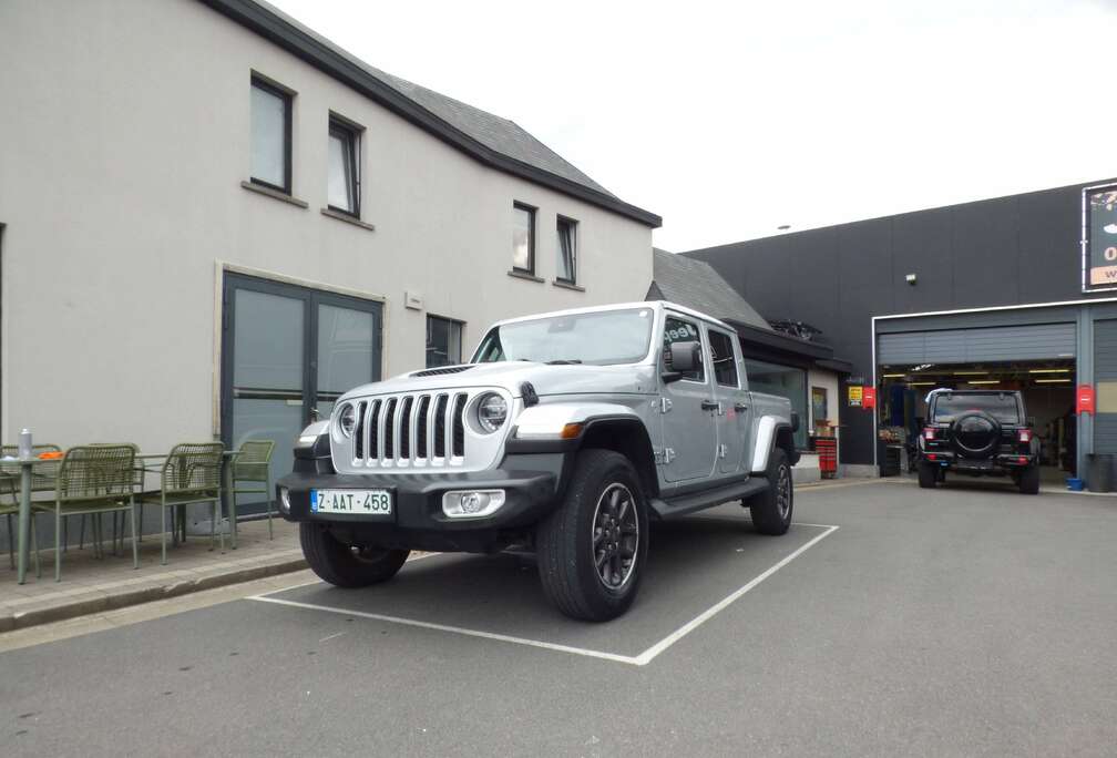 Jeep Gladiator 3.0 V6 4WD Overland**Silver**40000km**