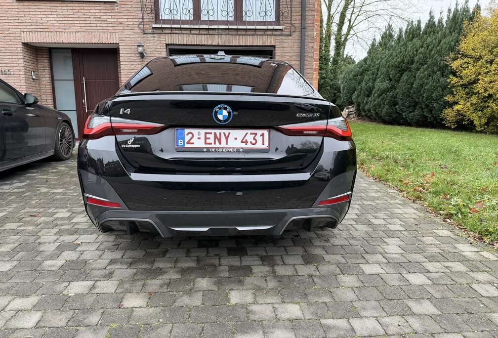 BMW Gran Coupe 70.2 kWh eDrive35 Pack M