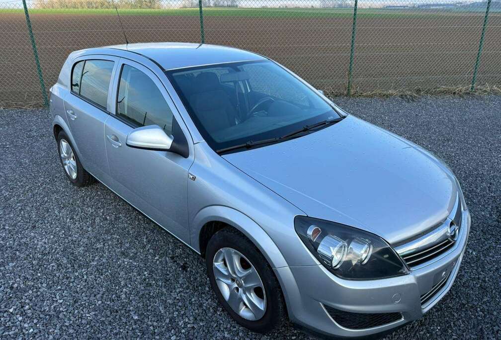 Opel Astra 1.6i Cosmo