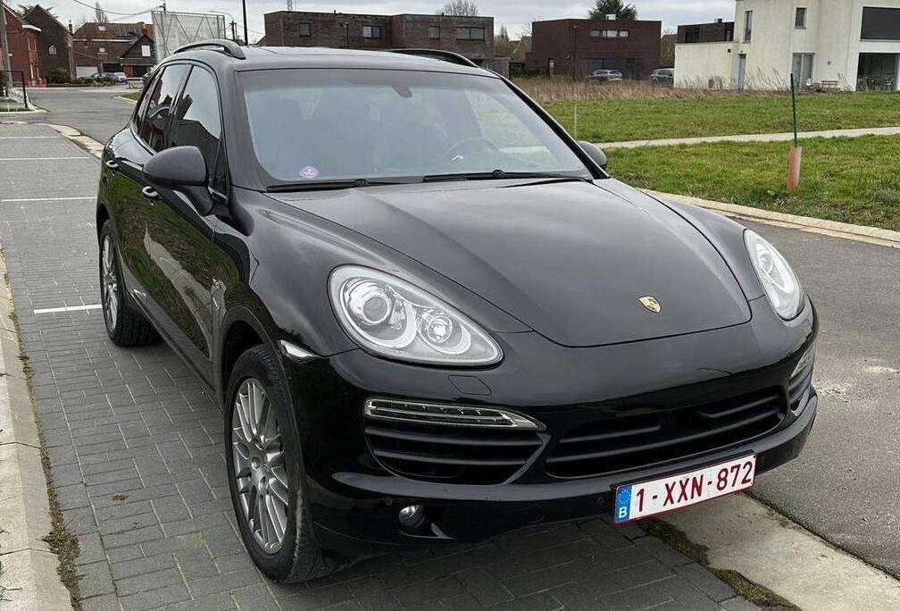 Porsche Cayenne 3.0i V6 Hybrid Tiptronic S
