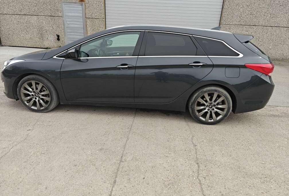 Hyundai SW 1.7 CRDi Business Edition Sunroof & Leather