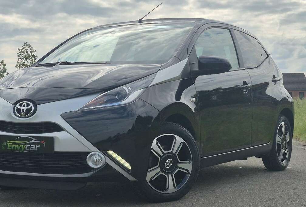 Toyota Automatique / Toit ouvrant / Apple Carplay / 1er Propriétaire