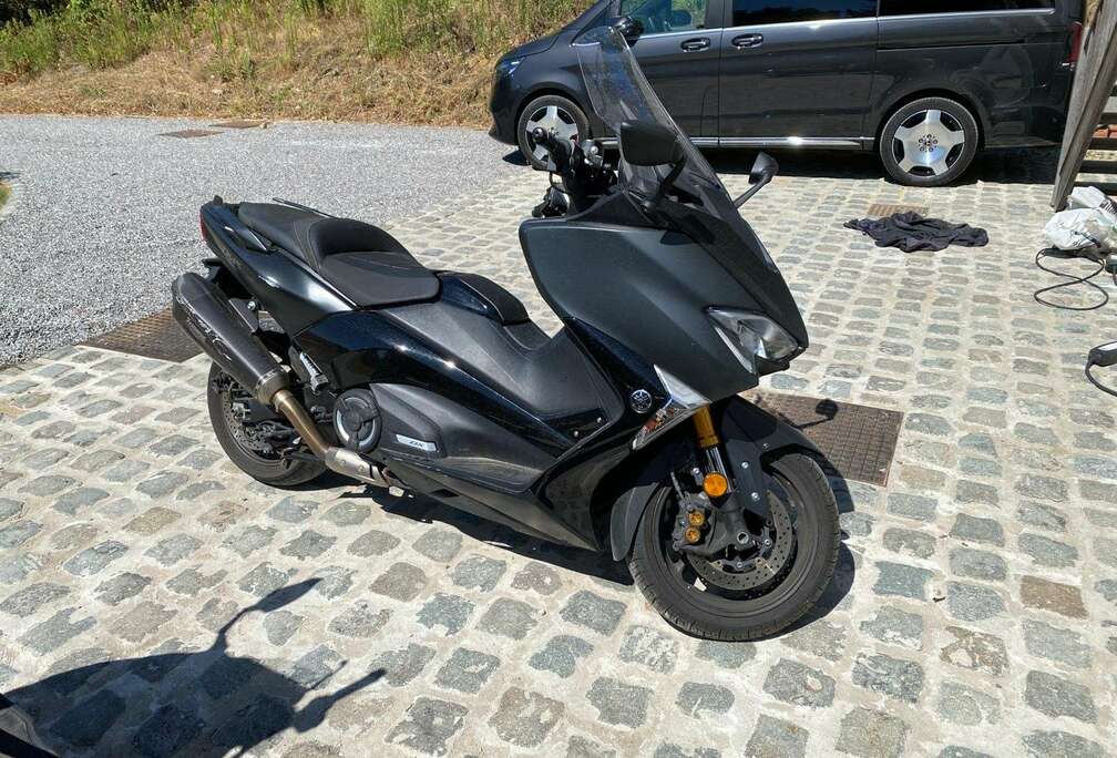 Akrapovic