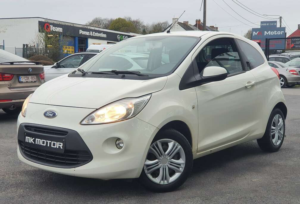 Ford 1.2 ESSENCE 69CV - 1ER MAIN - FULL CARNET - CLIM