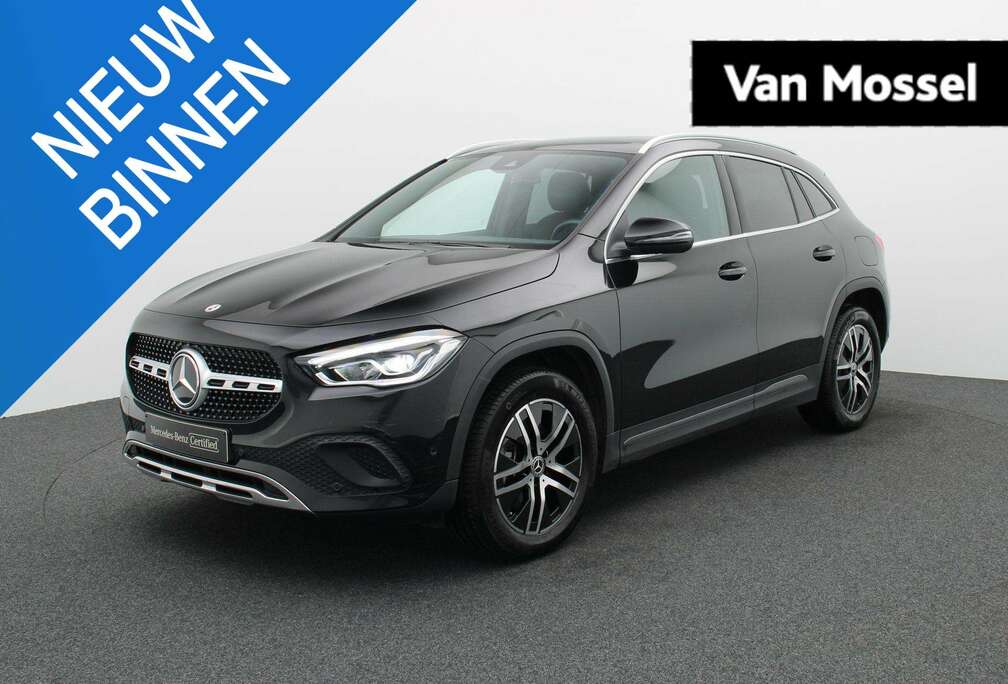 Mercedes-Benz GLA e PANO  LED  NAVI