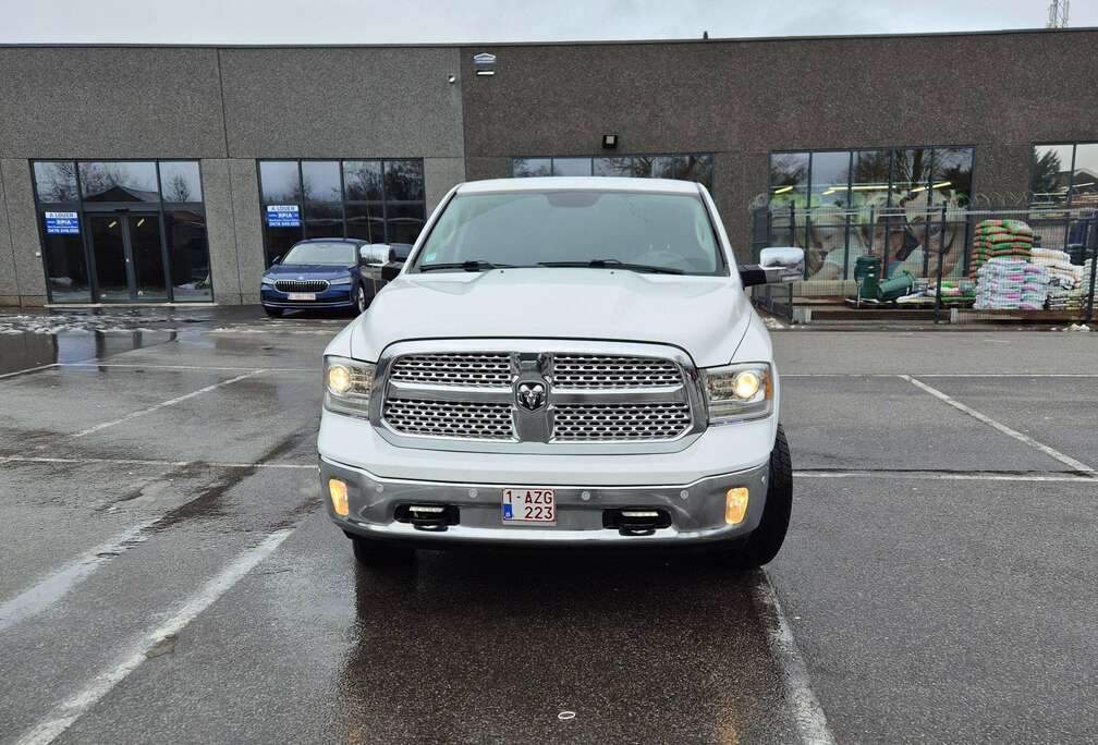 Dodge ram 1500 HEMI 5.7 L