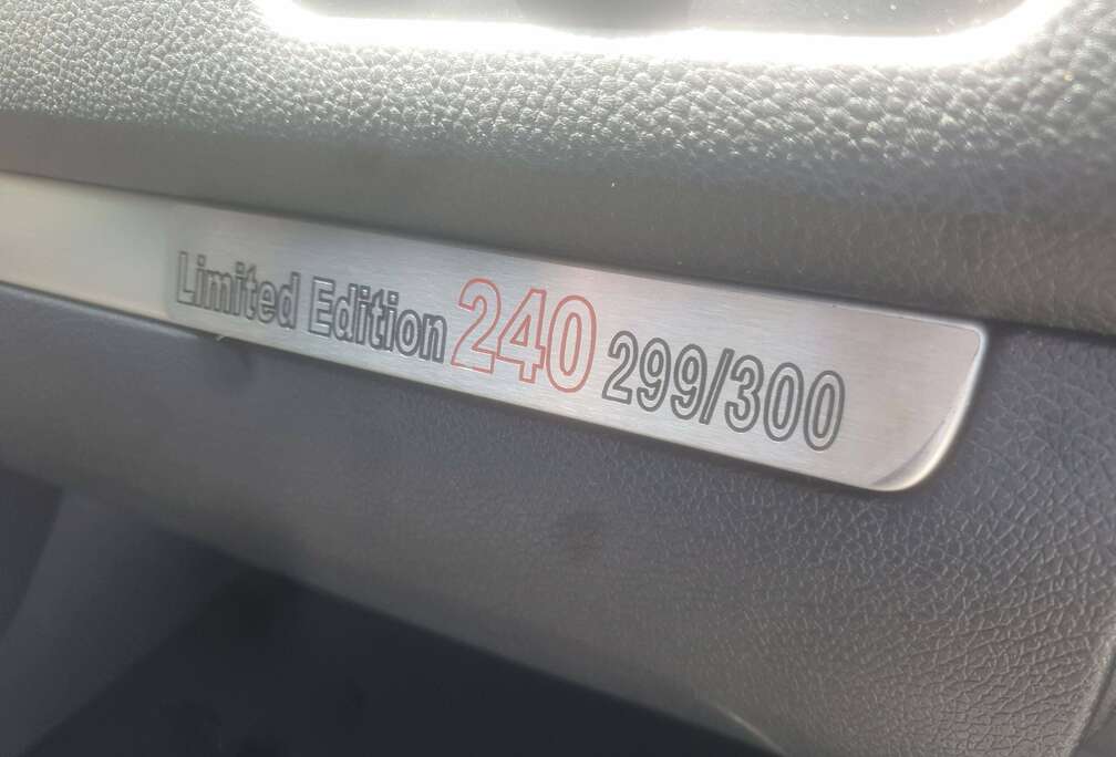 Volkswagen Golf GTI 2.0 Turbo 16v FSI DSG Limited edition 240**300 exemplaires**