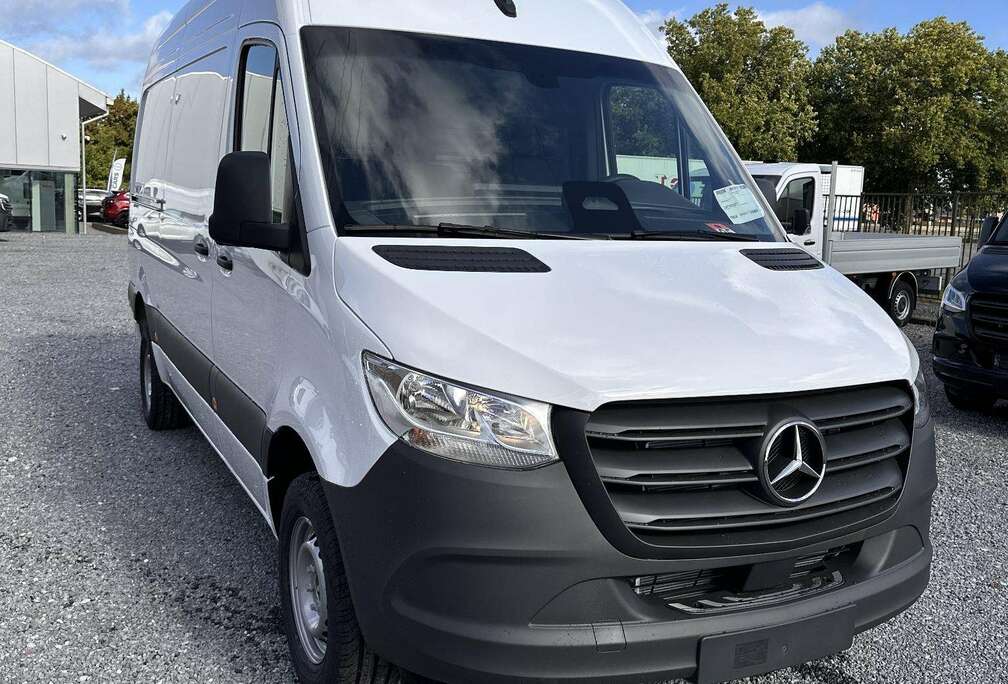 Mercedes-Benz 319 CDI GB L2 RWD 3.5T PRO