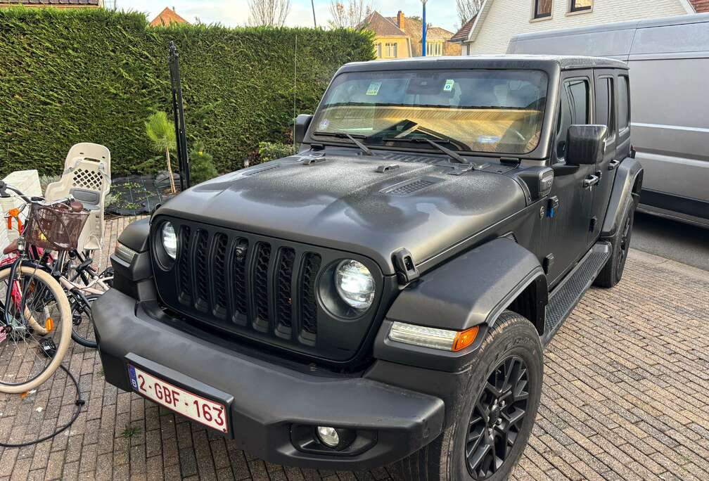 Jeep Wrangler Sahara Unlimited Outlander