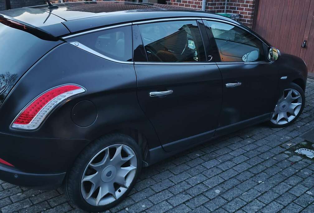 Lancia Delta 1.6 Multijet Hard Black