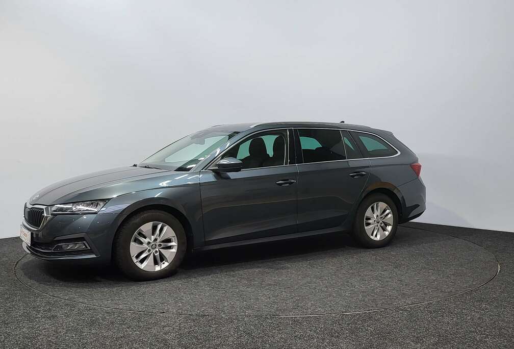 Skoda Combi 1.5 TSI  Led  Navi  CarPlay  Camera TOP