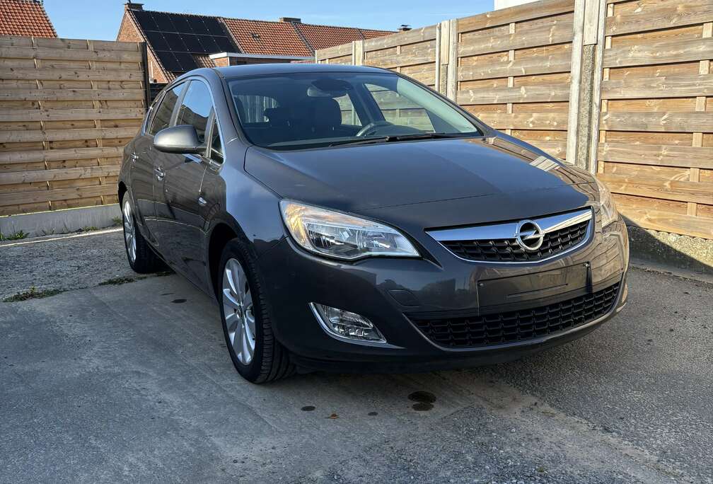 Opel 1.4i Sport