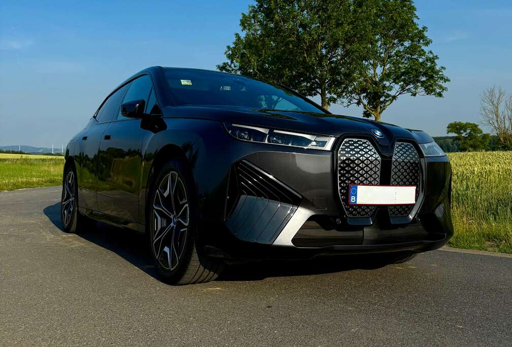 BMW xDrive50 FULL OPTION/PANO/BOWERS&WILKINS/LASER/22\