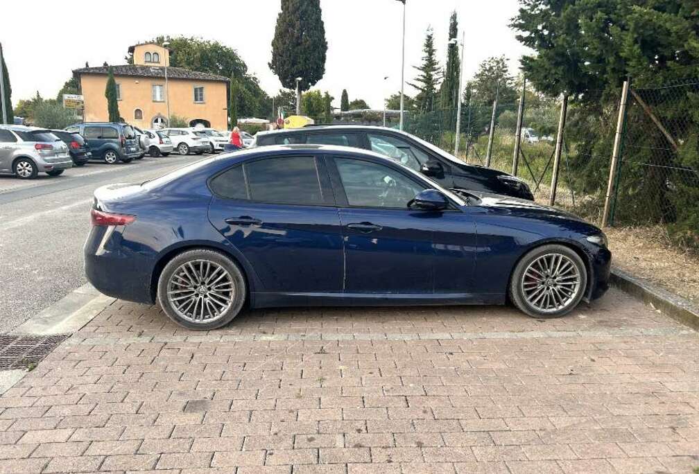 Alfa Romeo 2.2 JTDm Super