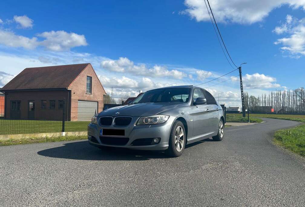 BMW 318i LCI