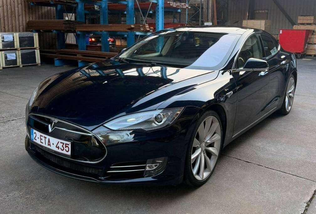 Tesla Model S 85 kWh Performance