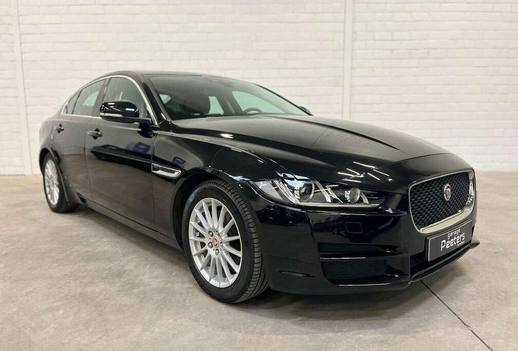 Jaguar XE Range - showroomstaat -