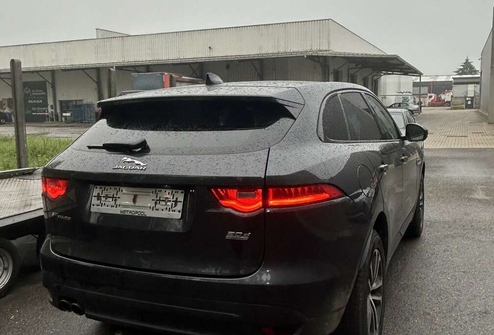 Jaguar 2.0 D AWD R-Sport MOTORSCHADE