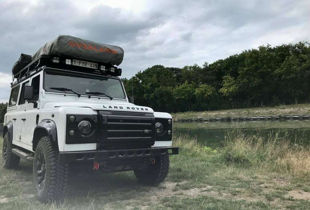 Land Rover Defender 110