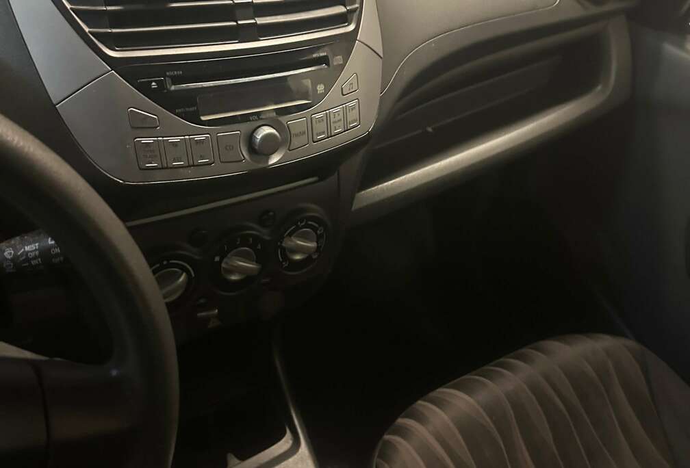 Nissan Pixo 1.0i Look