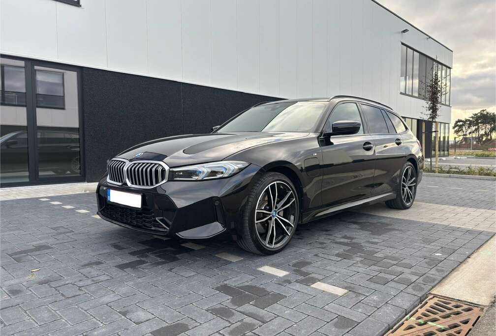 BMW Touring 320e PHEV - LASER - PANO - HEADUP - M PACK