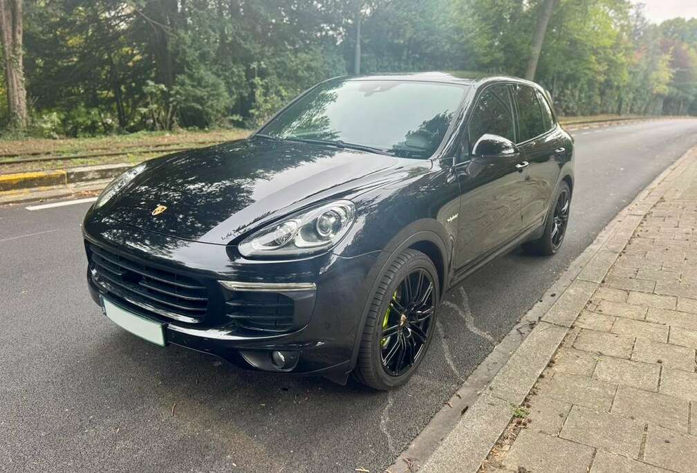Porsche Cayenne 3.0i V6 PHEV S Tiptronic S (306 kW)