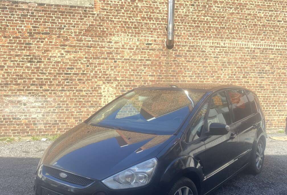 Ford Vend Ford S-Max 2.0 TDCI 140CH démarre et roule