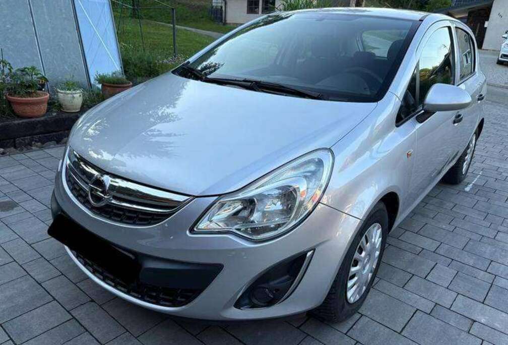 Opel Corsa 1.0i Essentia