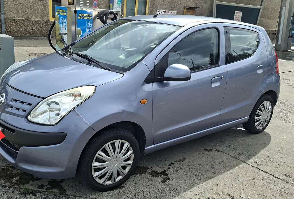 Nissan 1.0i Acenta