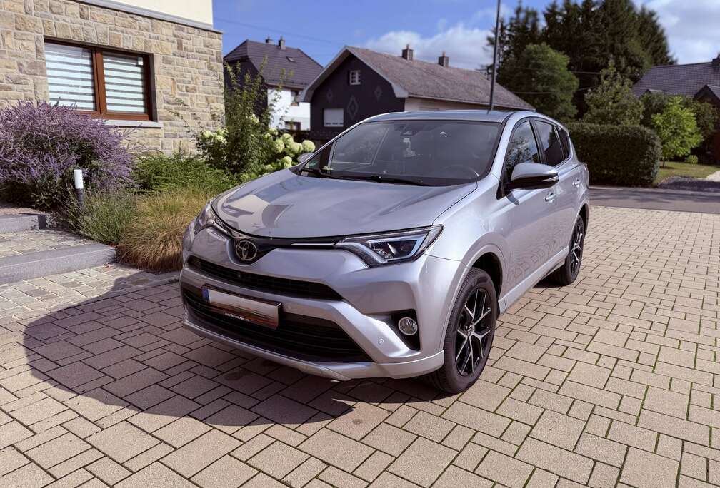 Toyota RAV4 2.0 D-4D 2WD Style
