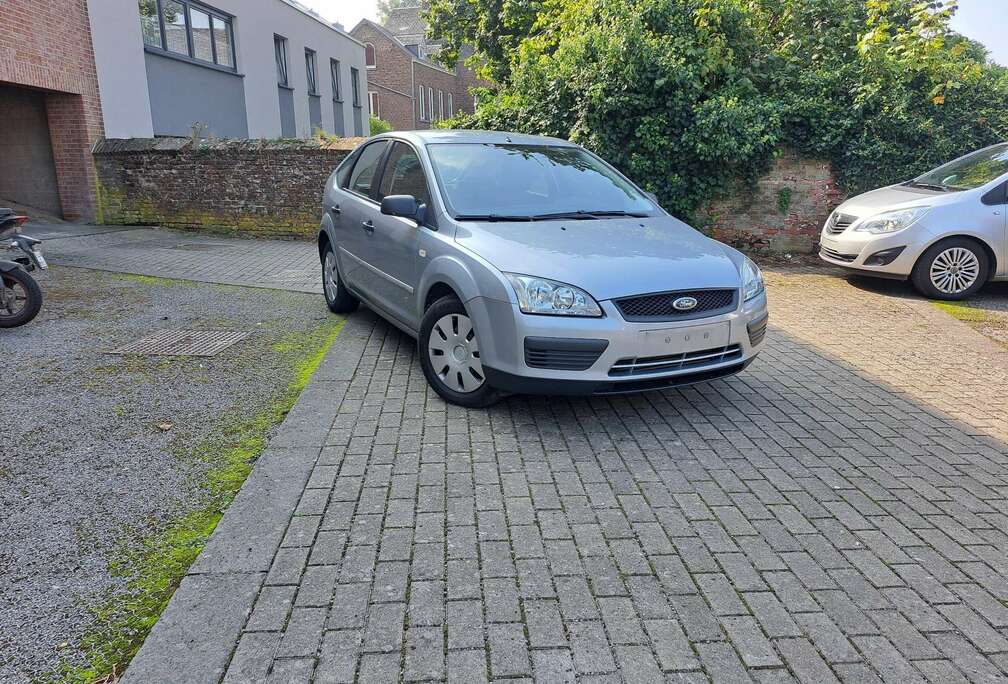 Ford 1.6 PRETE A IMMATRICULÉ