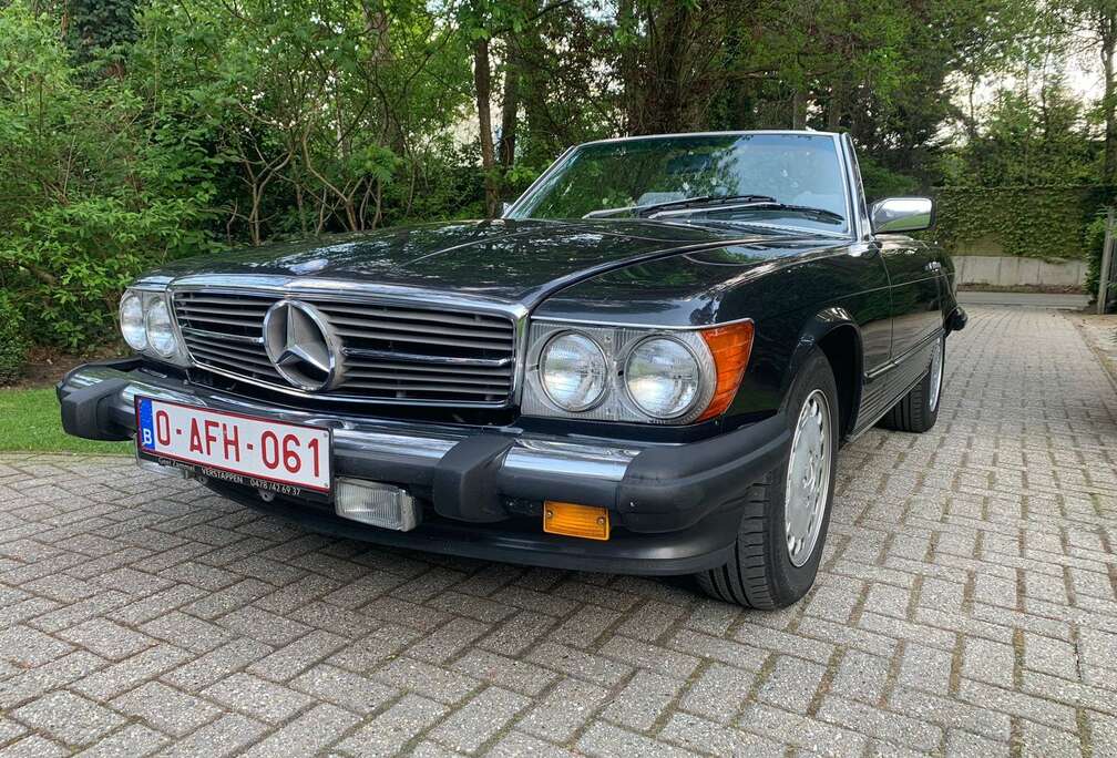 Mercedes-Benz mercedes sl 560 zwart-metaal