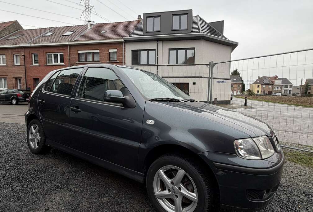 Volkswagen 1.4i 16v AUTOMATIQUE 160.000km