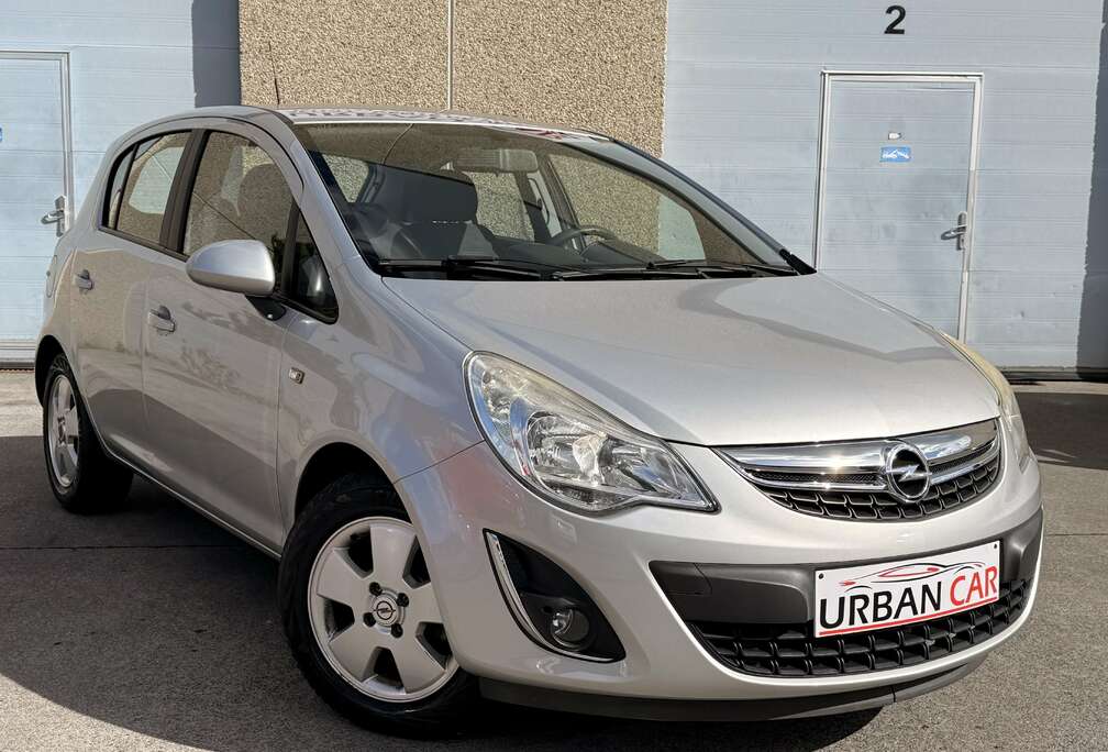 Opel Corsa 1.2i Ultimate Edition
