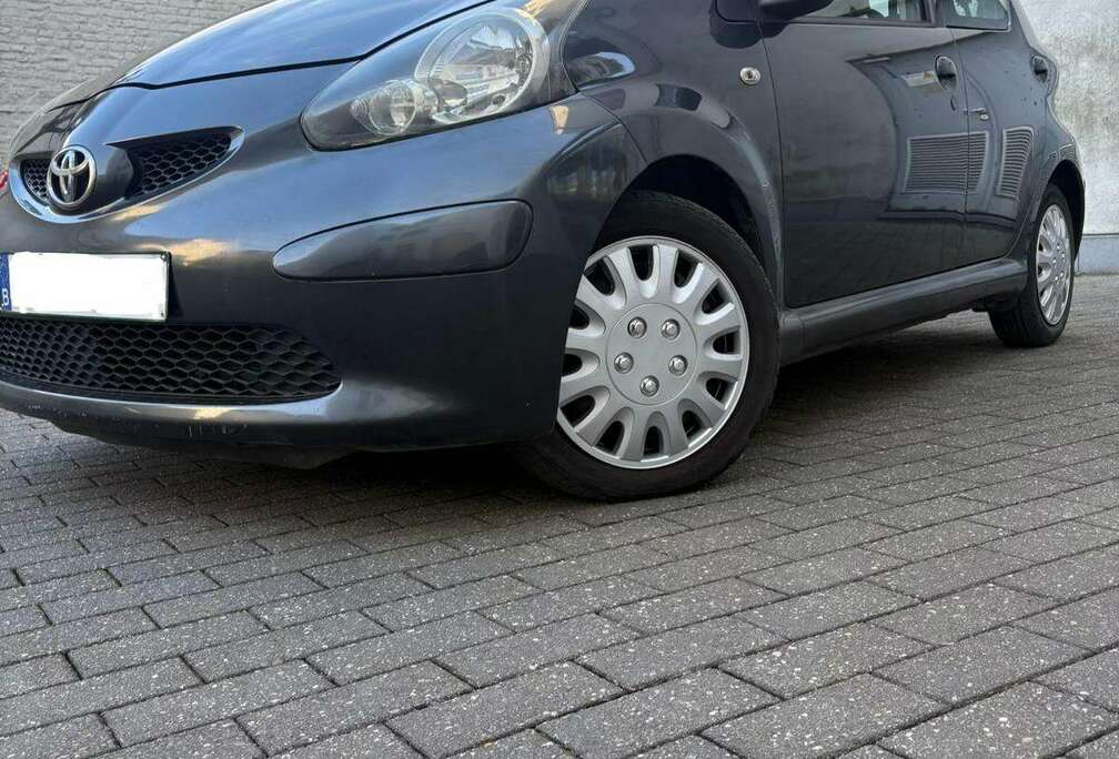 Toyota 1.0i VVT-i