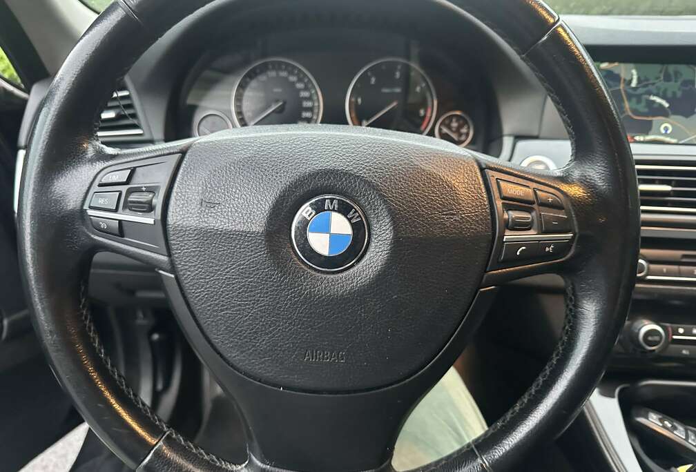BMW 520dAS.   0479594151