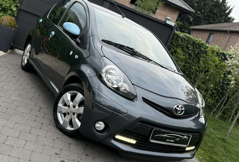 Toyota 1.0i * 33.000 KM * FULL AIRCO * ÉDITION LIMITÉE